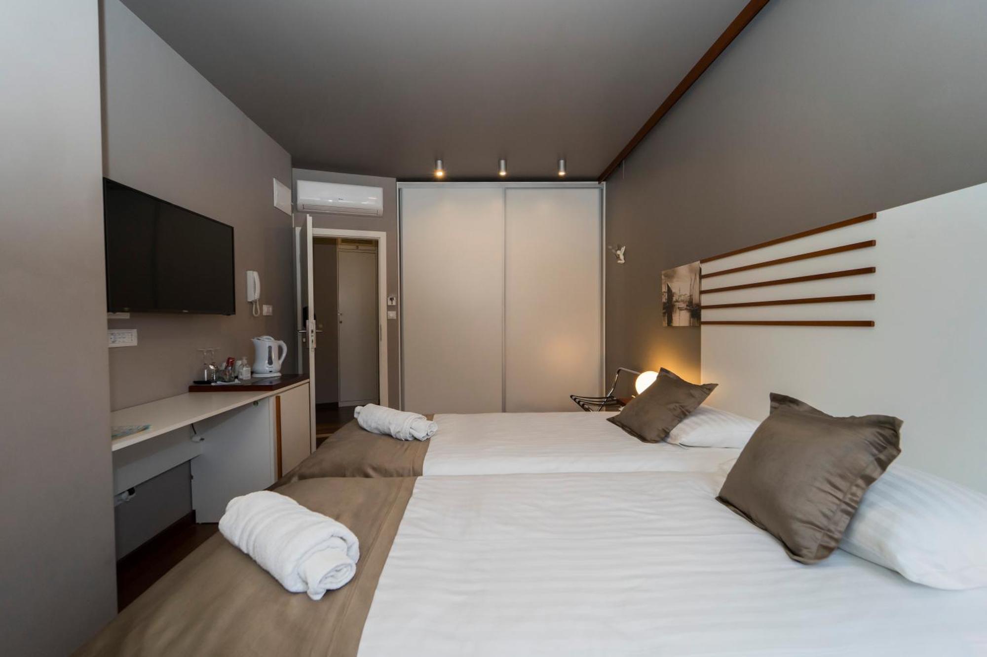 Luxury Rooms Silente Bacvice 1 斯普利特 外观 照片